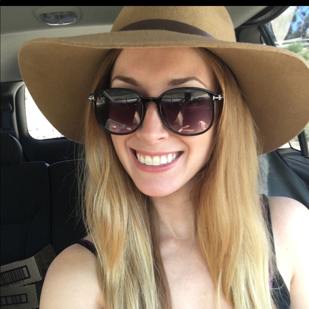Meet your Posher, Brooke
